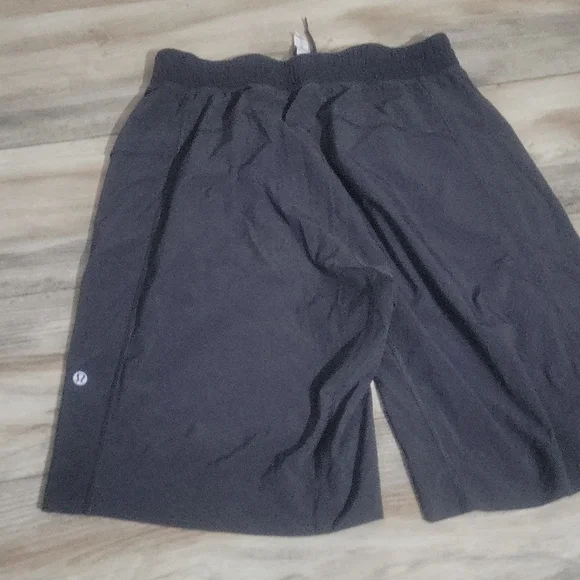 Lululemon Mens Running Short Black Medium - Picture 2 of 8